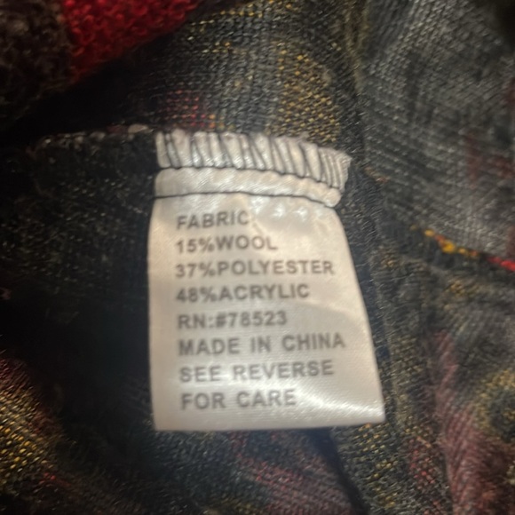 LUII Sweater - Picture 7 of 7